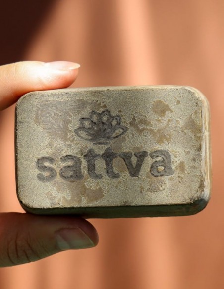 Vopsea henna Saten Inchis cu unt de shea si uleiuri, 3x80gr – Sattva Ayurveda